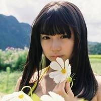 QQ绿色头像:唯美女生养眼:城在心却空了_WWW.TQQA.COM