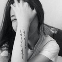 意境唯美的灰色头像:我的脆弱被识破_WWW.TQQA.COM