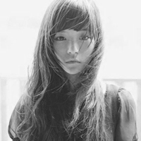 欧美范灰色女生头像:你快乐我就快乐_WWW.TQQA.COM