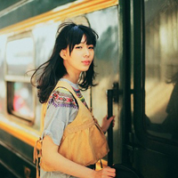 天蓝色背景唯美意境头像:回忆过去爱你的心跳_WWW.TQQA.COM