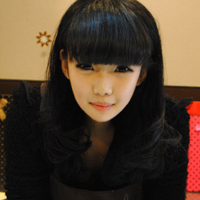 齐刘海美女头像:梦想有一天我也会走红_WWW.TQQA.COM