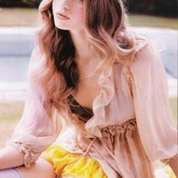 长大以后爱越来越远:森系女生QQ头像:留念从前_WWW.TQQA.COM