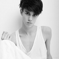 单身男生黑白伤感头像_WWW.TQQA.COM