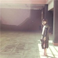 专属女生的意境头像唯美女生一个人_WWW.TQQA.COM