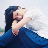 QQ唯美女生头像:风雨我帮你挡在身后_WWW.TQQA.COM