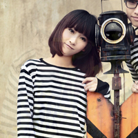 穿情侣装的情侣头像一对/2张_WWW.TQQA.COM