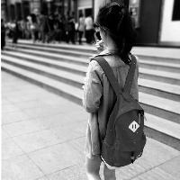灰色头像女生侧面:爱情是致命的毒药_WWW.TQQA.COM