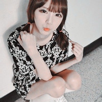 qq头像女生可爱萌:你一口我一口我们都是好朋友_WWW.TQQA.COM