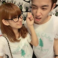一男一女韩国情侣头像:世界有你不寂寞_WWW.TQQA.COM