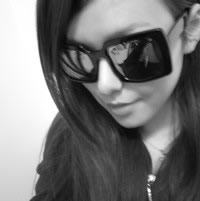 很酷的女生戴墨镜的非主流头像_WWW.TQQA.COM