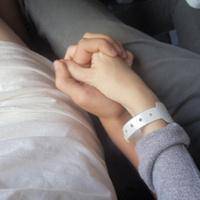 大手牵小手情侣手拉手QQ头像:幸福的走下去_WWW.TQQA.COM