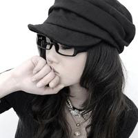 眼镜控气质可爱女生头像:属于我们的烟火_WWW.TQQA.COM