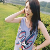 乖巧恬静的唯美90后女生头像:告诉你我不会为爱_WWW.TQQA.COM