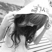 qq灰色女生头像带帽子的:因为太爱才有伤害_WWW.TQQA.COM