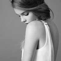 美女头像:欧美:能触碰的幸福_WWW.TQQA.COM