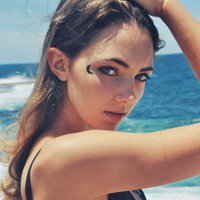 欧美帅气女头像:我的天空_WWW.TQQA.COM