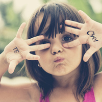 萌小孩卖萌可爱头像:2016MGMQQ.COM卖萌小孩头像大全_WWW.TQQA.COM