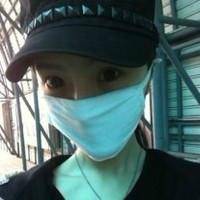 喜欢我就别轻易放手:情侣一左一右不带字头像_WWW.TQQA.COM