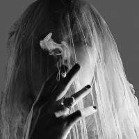 欧美抽烟女人头像:灰色:衮TMD蜜语甜言_WWW.TQQA.COM