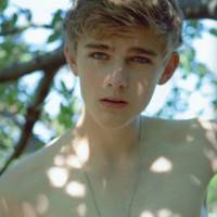 欧美头像重口味男:守候身旁i_WWW.TQQA.COM