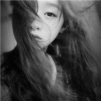 灰色伤感女生头像_WWW.TQQA.COM