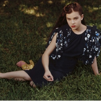 欧美风知性女生qq头像:每天想你i_WWW.TQQA.COM