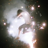 欧美伤感抽烟男生头像_WWW.TQQA.COM