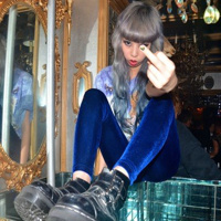欧美女生头像超拽:有一种超拽由内而外_WWW.TQQA.COM