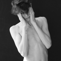 欧美头像男生霸道:为你放下执念_WWW.TQQA.COM