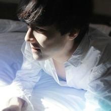qq头像图片男生头顶香蕉_WWW.TQQA.COM