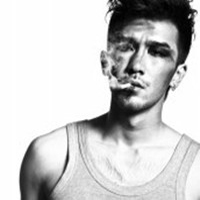 气质型男欧美QQ头像_WWW.TQQA.COM