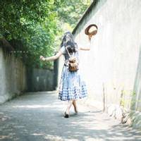 唯美清新女生侧面头像:多少爱不能重来_WWW.TQQA.COM