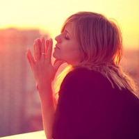 2017情感意境女生头像:许你一世承诺_WWW.TQQA.COM