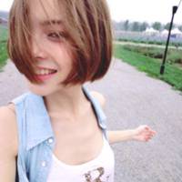 QQ唯美清新女生头像:承载一颗心_WWW.TQQA.COM