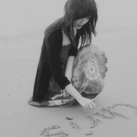 单身女生黑白头像_WWW.TQQA.COM