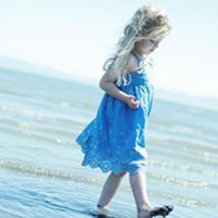 面对大海的唯美意境女生头像:我只想要面朝大海_WWW.TQQA.COM