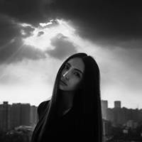 小清新阳光QQ女生头像:思念化作回忆_WWW.TQQA.COM