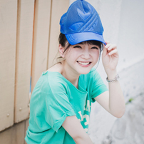 qq头像阳光意境女生:表面现象_WWW.TQQA.COM