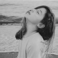 女生灰色qq头像:被爱情淘汰_WWW.TQQA.COM