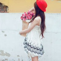 唯美长裙自然风:你不爱有人爱_WWW.TQQA.COM