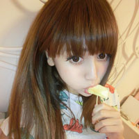 阳光下微笑的女生头像:生活要乐观_WWW.TQQA.COM