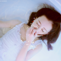 精致女生素颜QQ可爱头像:等我成年就嫁你_WWW.TQQA.COM