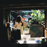 意境风长发女生qq头像:谁知道我们梦归何处_WWW.TQQA.COM