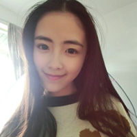 抱着小狗的可爱女生头像:卖萌是与身俱来的天赋_WWW.TQQA.COM