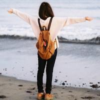 唯美黑色长发女生头像:假如我变成你的回忆_WWW.TQQA.COM