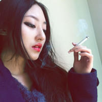 欧美颓废抽烟女生头像_WWW.TQQA.COM