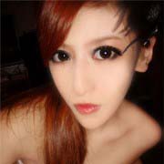 抿嘴个性女生头像_WWW.TQQA.COM