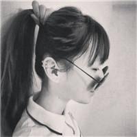 回不去的从前:qq黑色女生头像_WWW.TQQA.COM