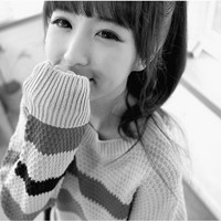 丢了回忆忘了你:伤感黑白女生头像:我的未来在哪_WWW.TQQA.COM