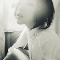 灰色头像女生侧面:爱情是致命的毒药_WWW.TQQA.COM